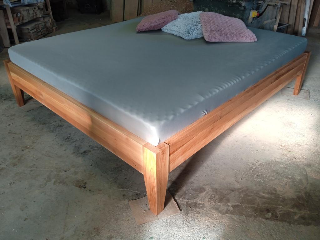 Dubová posteľ bez čela Vilma